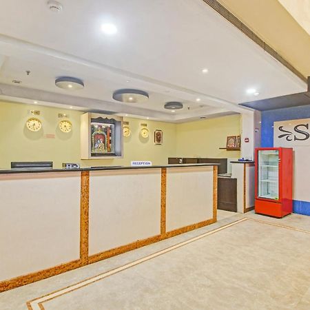 Hotel Oyo Townhouse 707 Grand Krishna Hyderabad Exterior foto