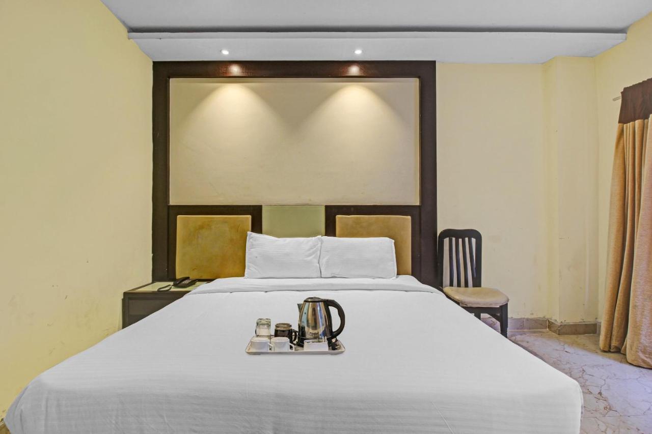 Hotel Oyo Townhouse 707 Grand Krishna Hyderabad Exterior foto