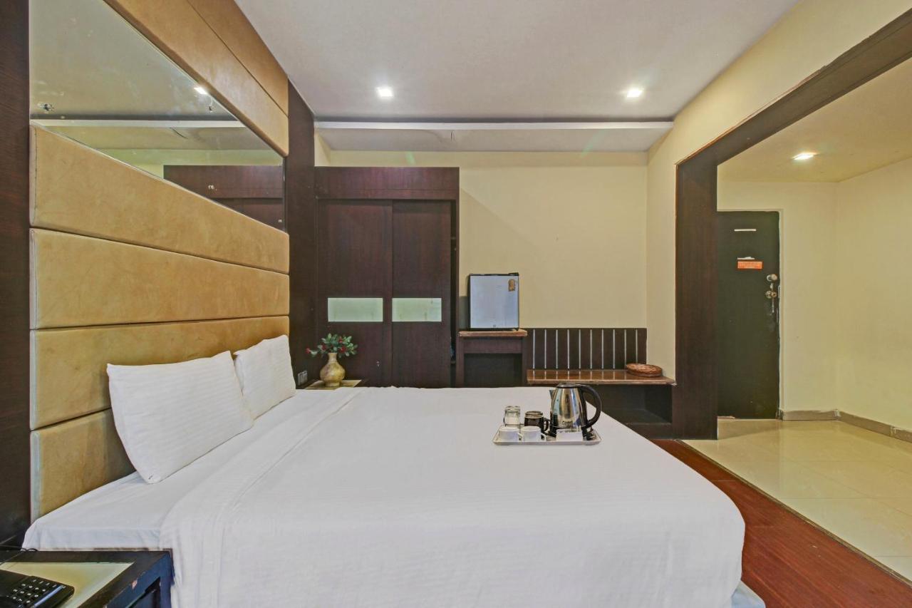 Hotel Oyo Townhouse 707 Grand Krishna Hyderabad Exterior foto