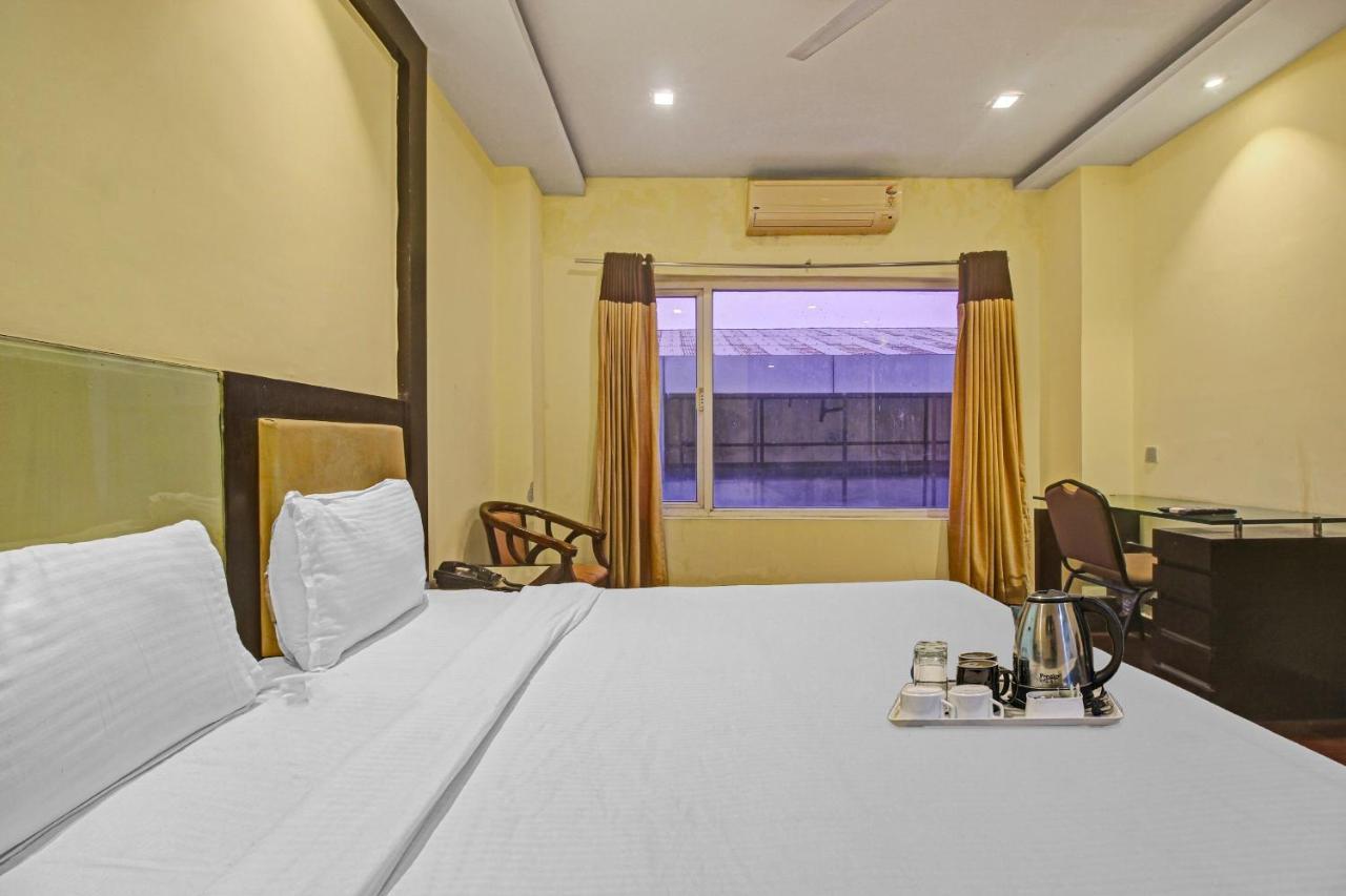 Hotel Oyo Townhouse 707 Grand Krishna Hyderabad Exterior foto