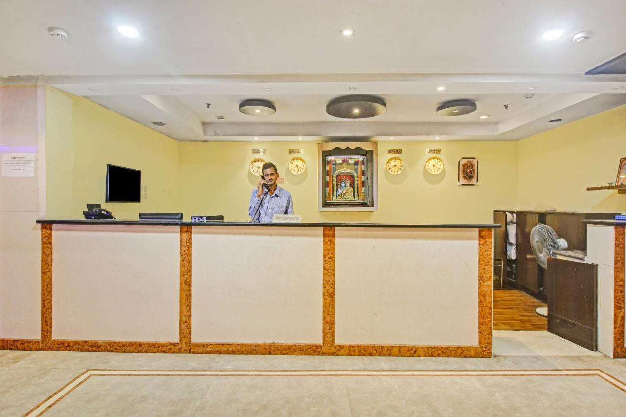 Hotel Oyo Townhouse 707 Grand Krishna Hyderabad Exterior foto