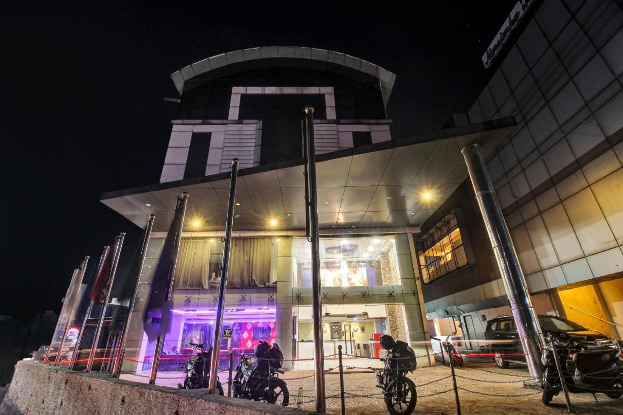 Hotel Oyo Townhouse 707 Grand Krishna Hyderabad Exterior foto