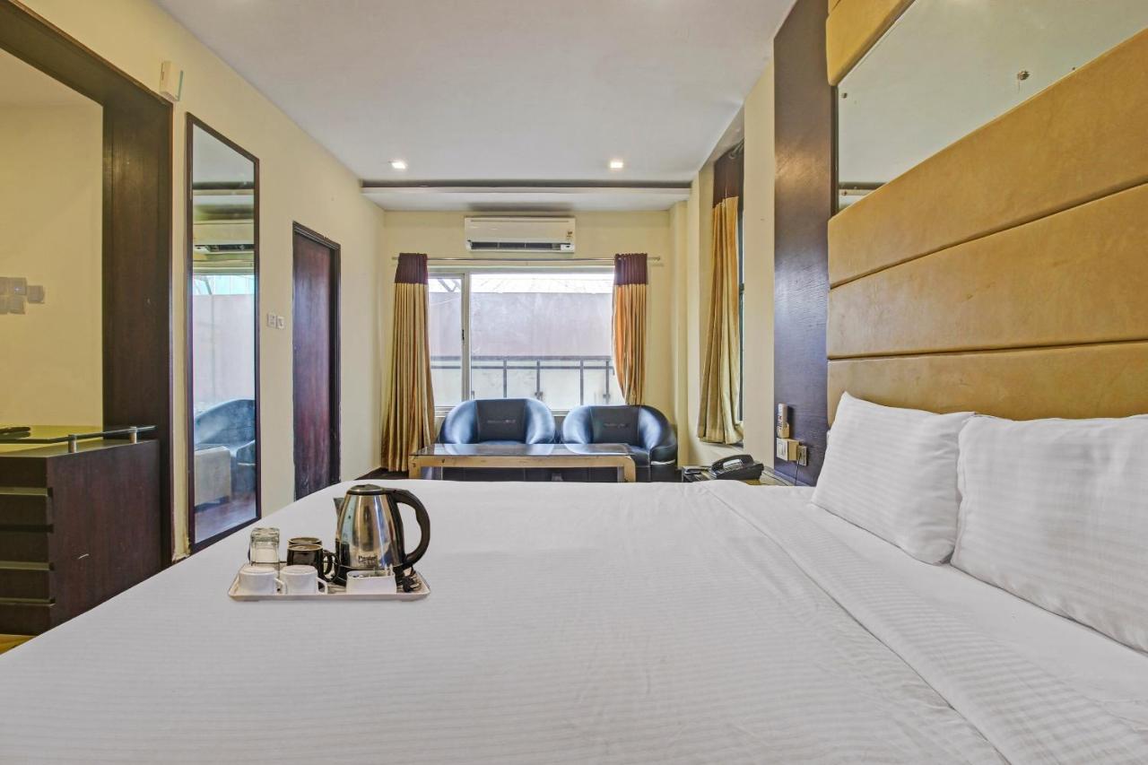 Hotel Oyo Townhouse 707 Grand Krishna Hyderabad Exterior foto